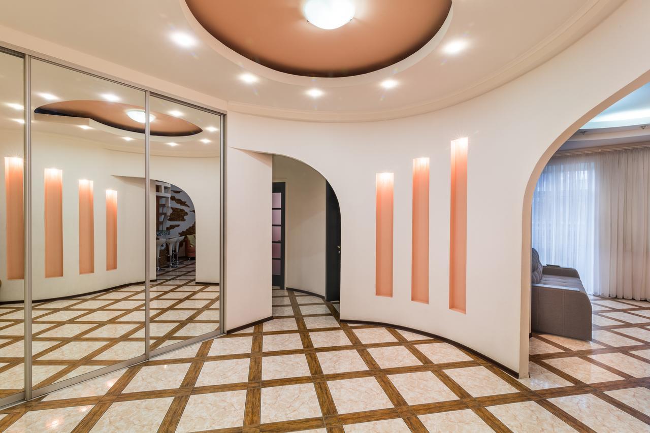 Lux Near With Panoramic Windows Apartment *
